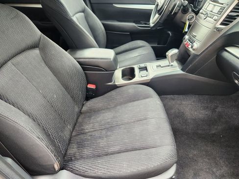 Used 2011 Subaru Outback 2.5i Premium w/ All-Weather Pkg AWD/4WD image 15