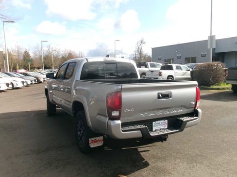 Used 2023 Toyota Tacoma SR5 w/ Technology Package image 3