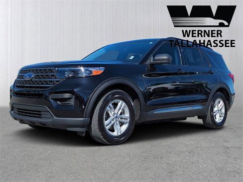 Used 2024 Ford Explorer XLT image 1