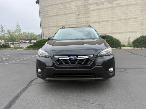 Used 2023 Subaru Crosstrek 2.0i Premium image 2