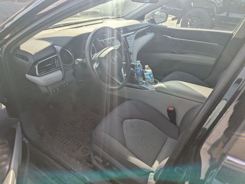 Used 2020 Toyota Camry LE image 5