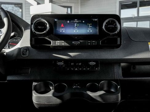 New 2025 Mercedes-Benz Sprinter 2500 image 19