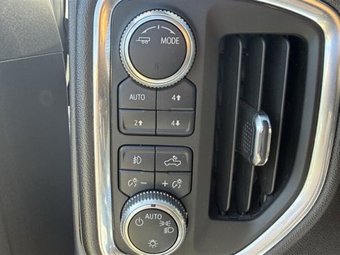 Used 2020 GMC Sierra 1500 Elevation w/ Elevation Value Package AWD/4WD image 17