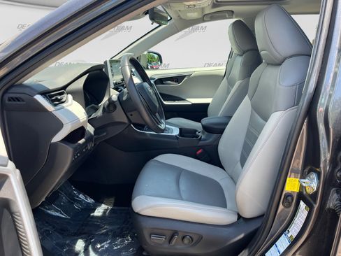 Used 2021 Toyota RAV4 Limited w/ Limited Grade Weather Package AWD/4WD image 9