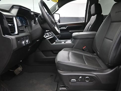 Used 2025 GMC Sierra 2500 Denali w/ Technology Package image 18