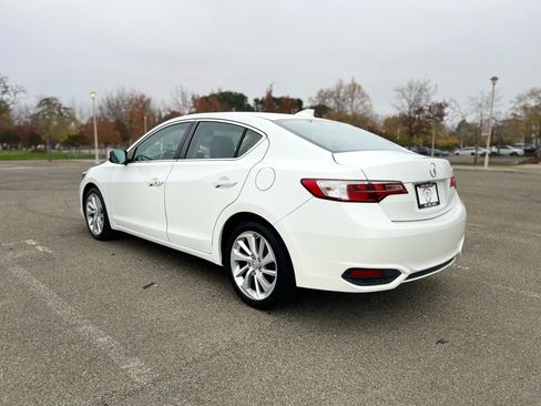 Used 2018 Acura ILX FWD image 7