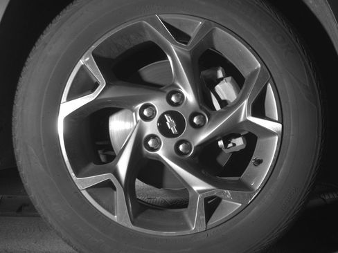 Used 2025 Chevrolet Trax LT FWD image 13