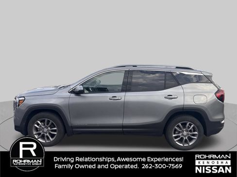 Used 2023 GMC Terrain SLT w/ Infotainment Package II AWD/4WD image 2