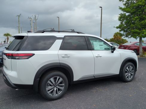 New 2026 Nissan Pathfinder SL FWD image 4