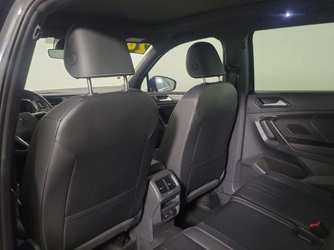 Used 2024 Volkswagen Tiguan SE R-Line FWD image 17