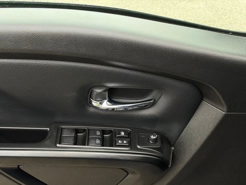 Certified 2024 Nissan Titan PRO-4X image 15