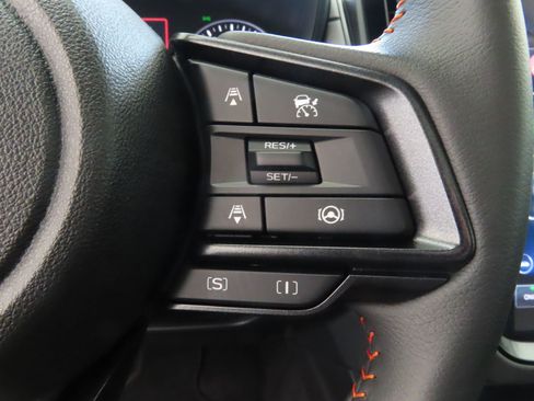 Used 2025 Subaru Crosstrek 2.5i Limited w/ Crosstrek Mirror Package AWD/4WD image 16