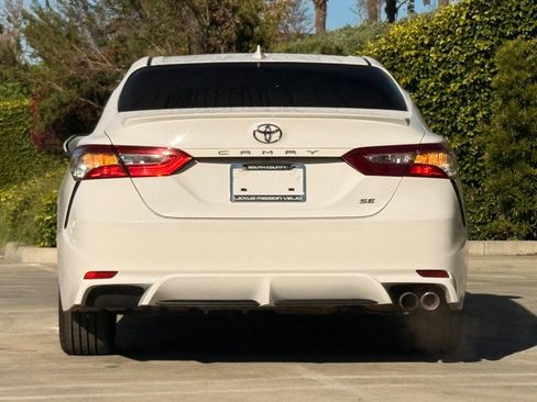 Used 2019 Toyota Camry image 11