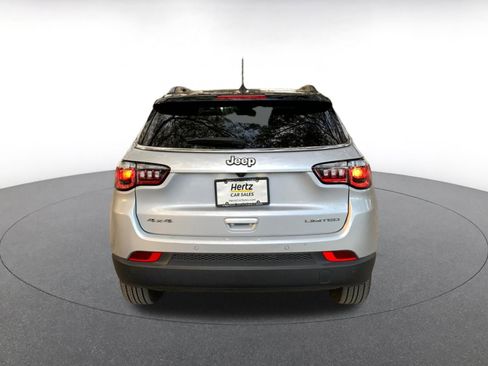 Used 2025 Jeep Compass Limited image 6