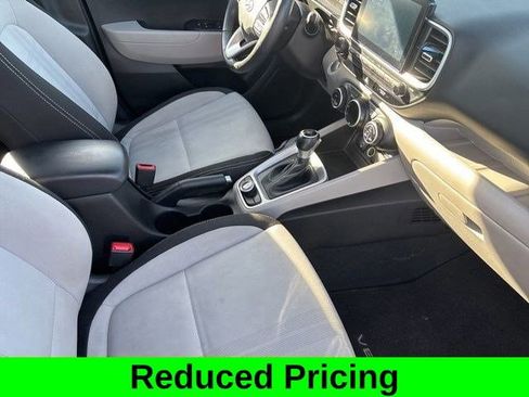 Used 2024 Hyundai Venue SEL image 38