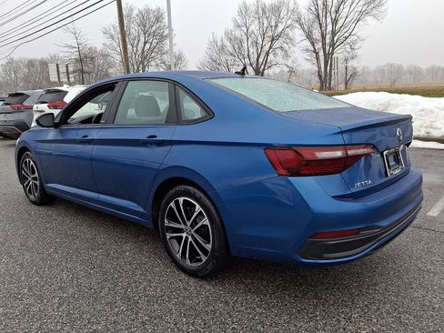 Used 2024 Volkswagen Jetta Sport image 5
