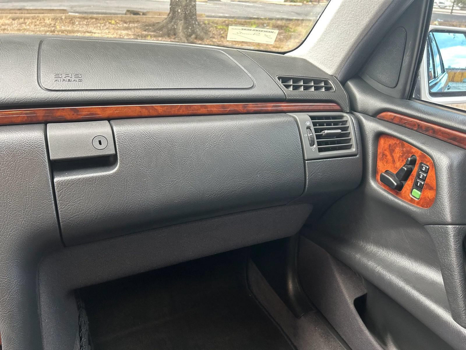 Used 1999 Mercedes-Benz E 430 Sedan image 19
