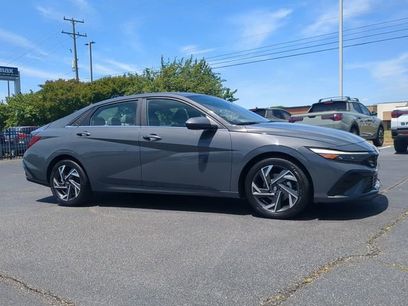 Used 2024 Hyundai Elantra SEL w/ Convenience Package