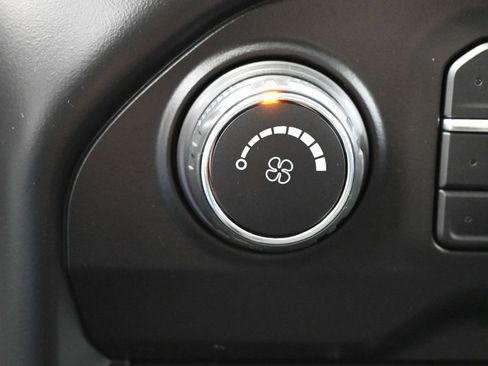 Used 2021 Chevrolet Silverado 1500 Custom image 26