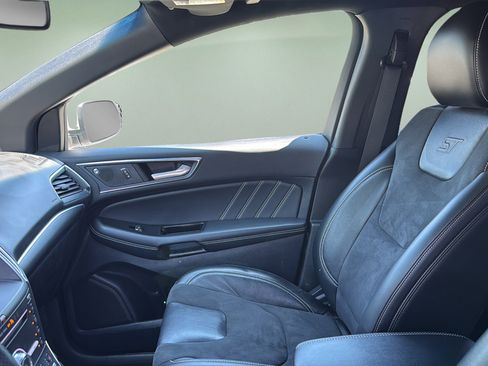 Used 2019 Ford Edge ST w/ Equipment Group 401A AWD/4WD image 13