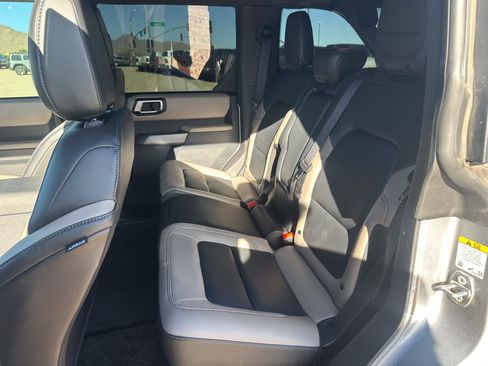 Used 2023 Ford Bronco Wildtrak AWD/4WD image 12