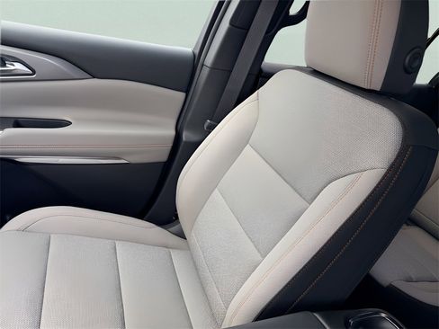 New 2026 Chevrolet Traverse LT w/ Driver Confidence Package image 28