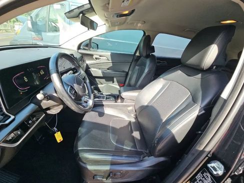 Used 2024 Kia Sportage EX FWD image 4