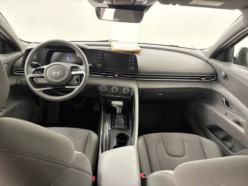 Used 2024 Hyundai Elantra SE FWD image 20