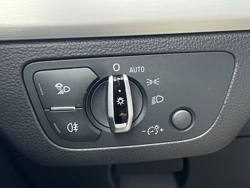 Used 2018 Audi SQ5 Premium Plus w/ Navigation Package image 35