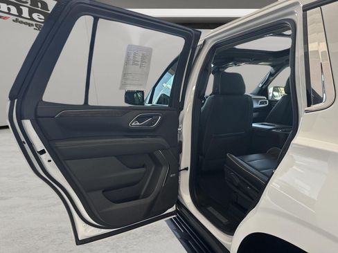 Used 2023 Chevrolet Tahoe Premier AWD/4WD image 7