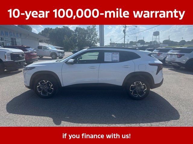 Used 2025 Chevrolet Trax LT w/ LT Convenience Package FWD image 1