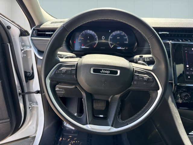 Used 2024 Jeep Grand Cherokee L Laredo AWD/4WD image 19