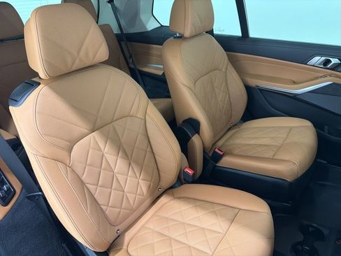 Certified 2023 BMW X7 xDrive40i w/ Premium Package image 25