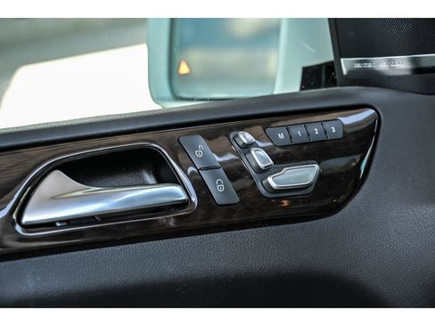 Used 2019 Mercedes-Benz GLE 400 4MATIC image 9