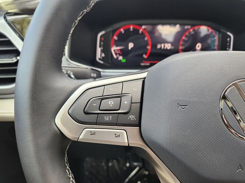 New 2026 Volkswagen Taos SEL AWD/4WD image 17