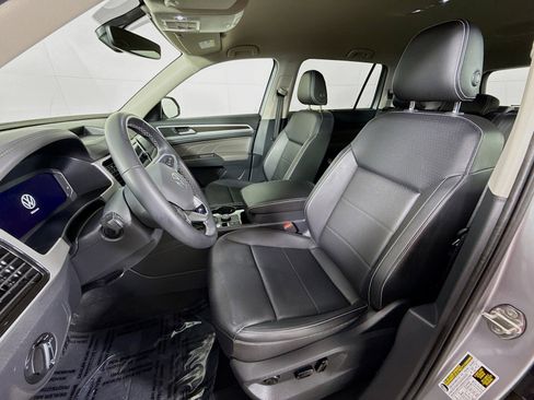 Certified 2023 Volkswagen Atlas SE image 5