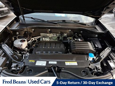 Certified 2025 Volkswagen Atlas SEL Premium R-Line image 33