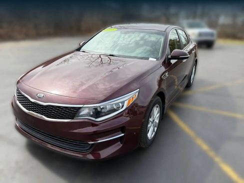 Used 2018 Kia Optima LX w/ Convenience Package image 3