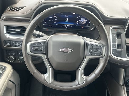 Used 2022 Chevrolet Tahoe Z71 w/ Luxury Package AWD/4WD image 19