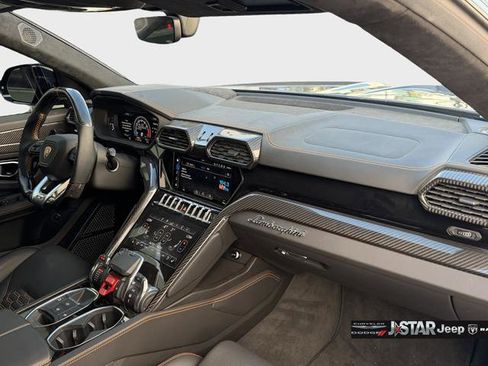 Used 2021 Lamborghini Urus image 6