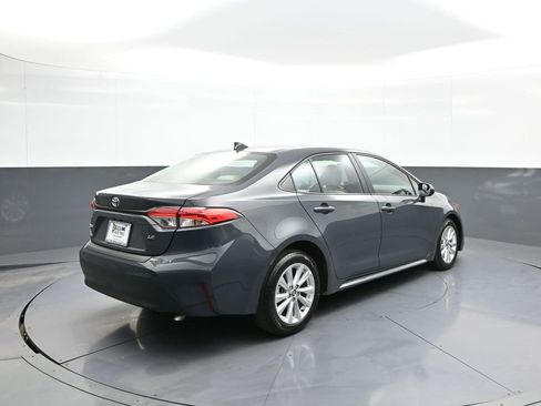 Certified 2023 Toyota Corolla LE image 6