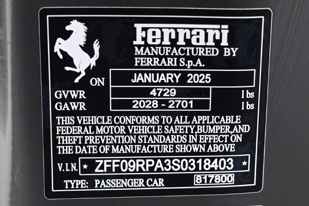 Used 2025 Ferrari Roma Spider RWD image 32