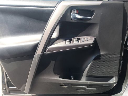 Used 2016 Toyota RAV4 XLE image 27