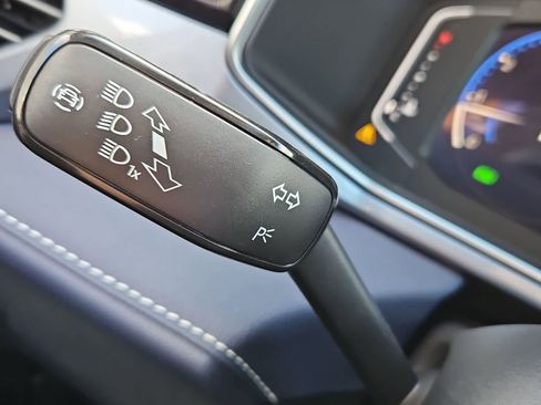 New 2026 Volkswagen Taos SEL AWD/4WD image 27