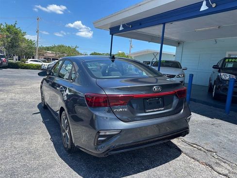 Used 2020 Kia Forte LXS FWD image 3