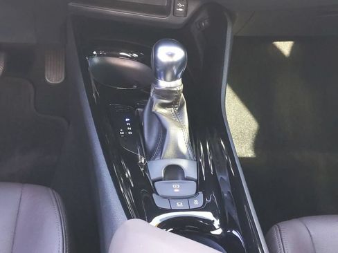 Used 2019 Toyota C-HR Limited FWD image 19