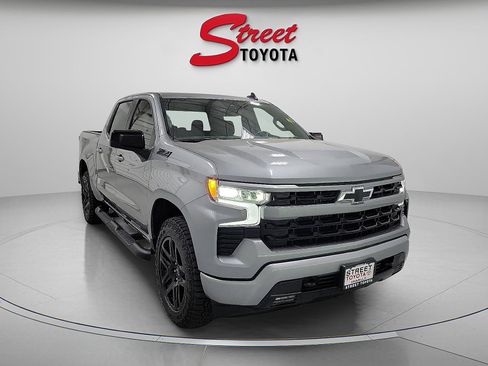 Used 2023 Chevrolet Silverado 1500 RST image 5