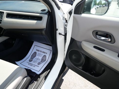 Used 2018 Honda HR-V LX image 20
