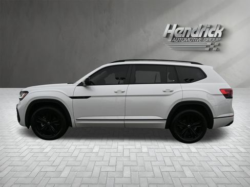 Used 2023 Volkswagen Atlas SEL R-Line image 7