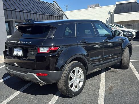 Used 2019 Land Rover Range Rover Evoque SE Premium image 3